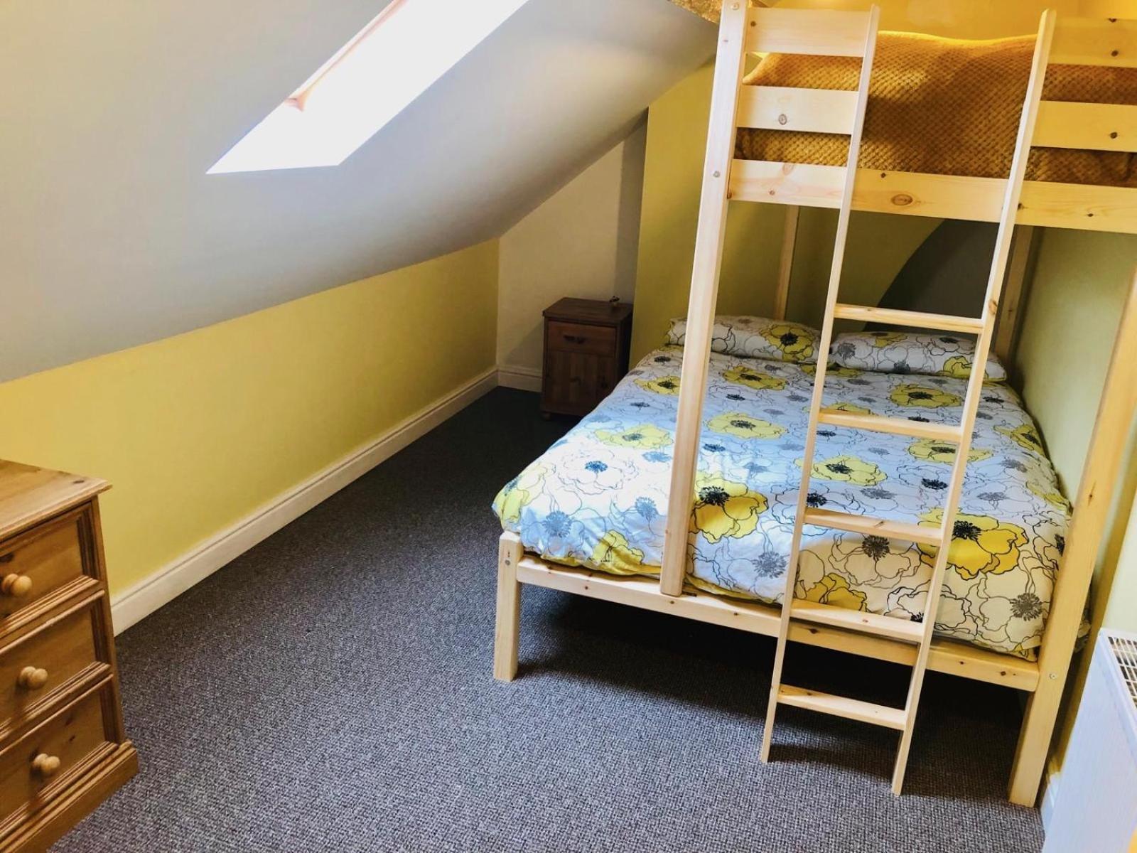 Llangollen Townhouse 4 Bedroom Екстер'єр фото